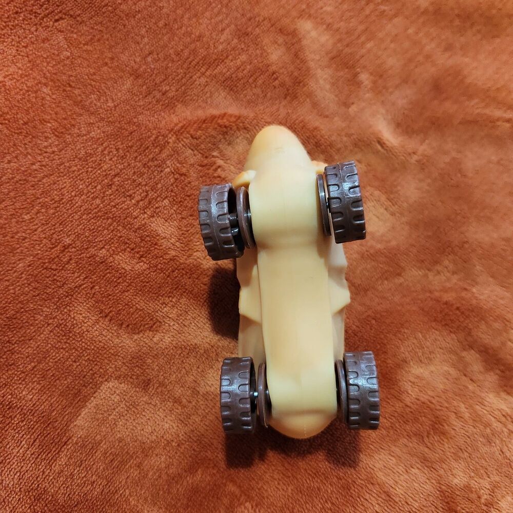 Stress Relief Squeeze Toy Car Capybara Stretchy Silicone. New - Picture 8 of 9